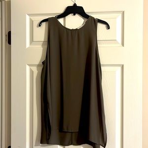 High low side split tank top